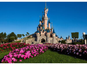 Disneyland Paris 4-Day / 2 Parks Dated Hopper Ticket